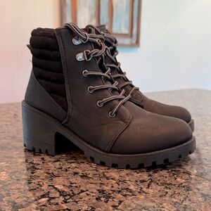 Rouge Helium Charcoal Lace Up Boots EUC 8.5
